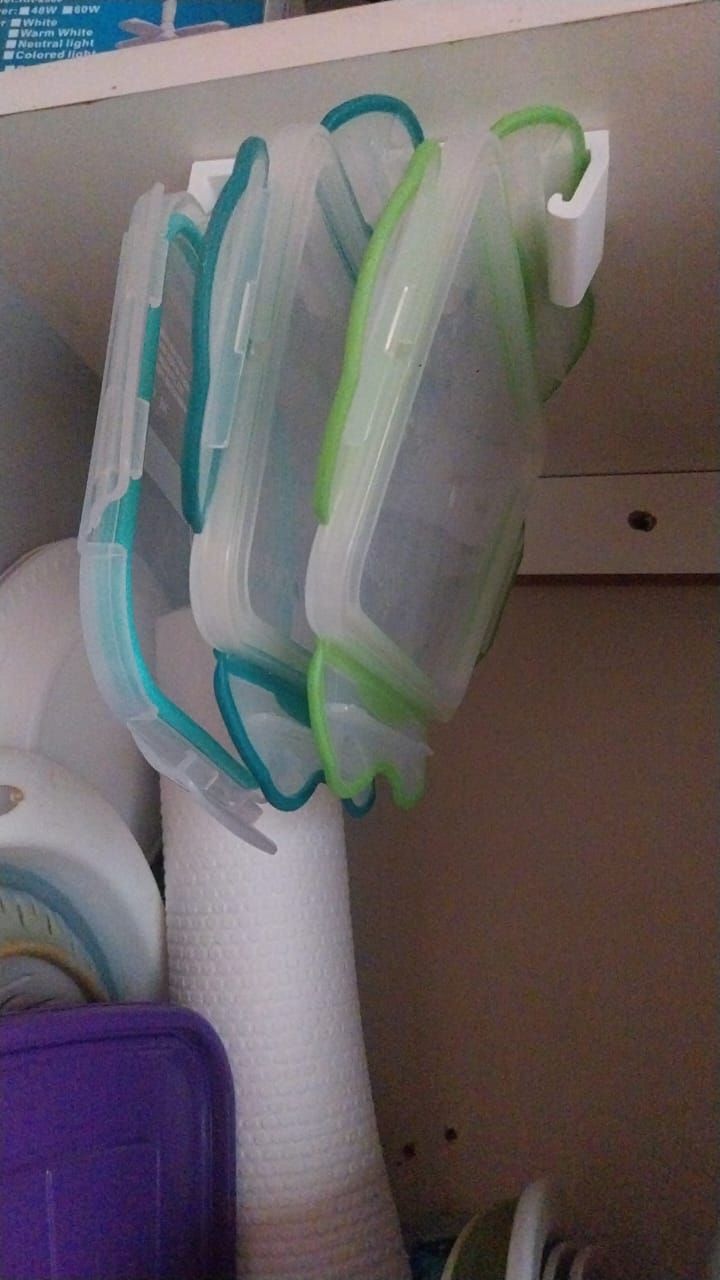 Foto de prueba social de un cliente que instaló el organizador de tapas en su hogar